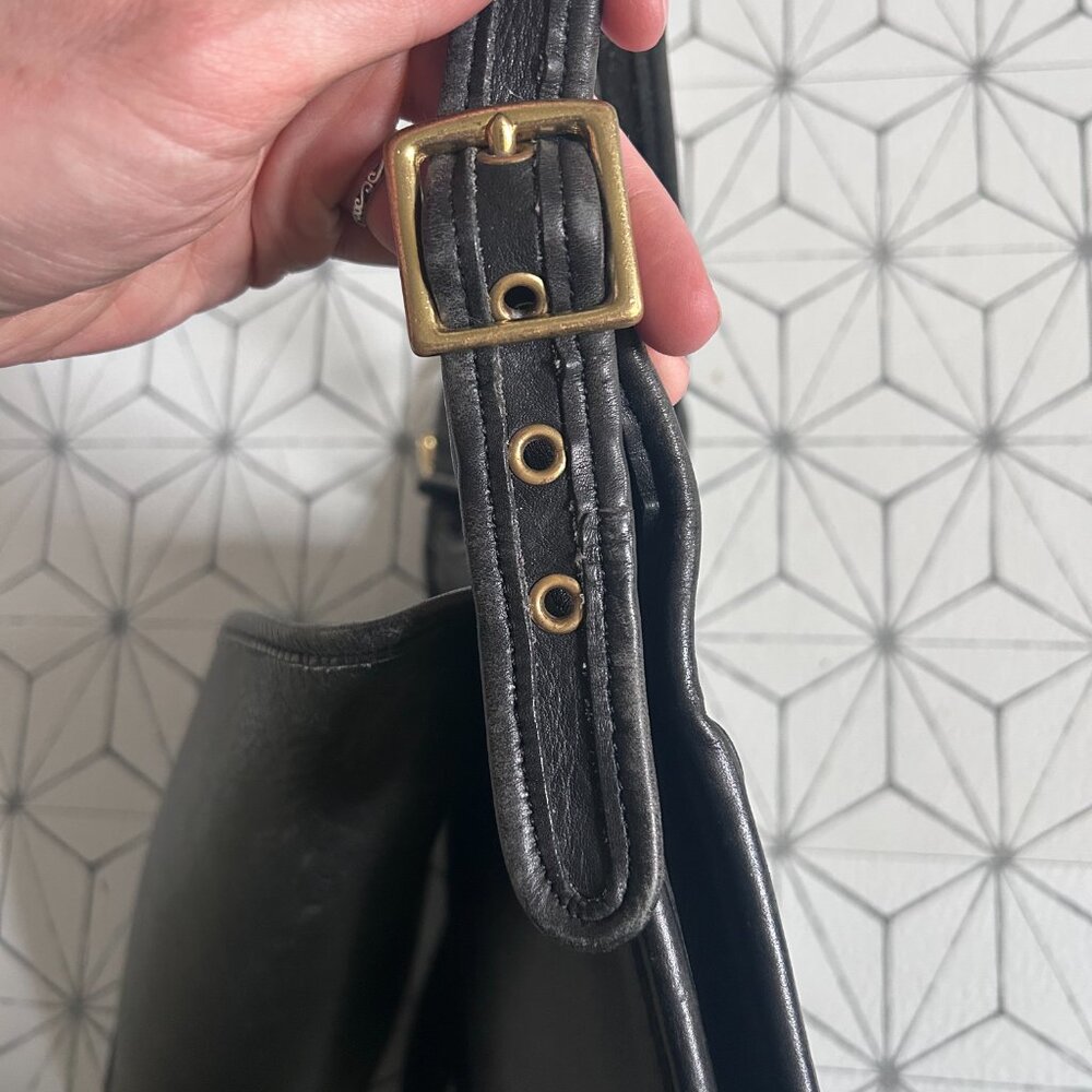 Coach Vintage Crossbody Bag - Picture 3 of 8
